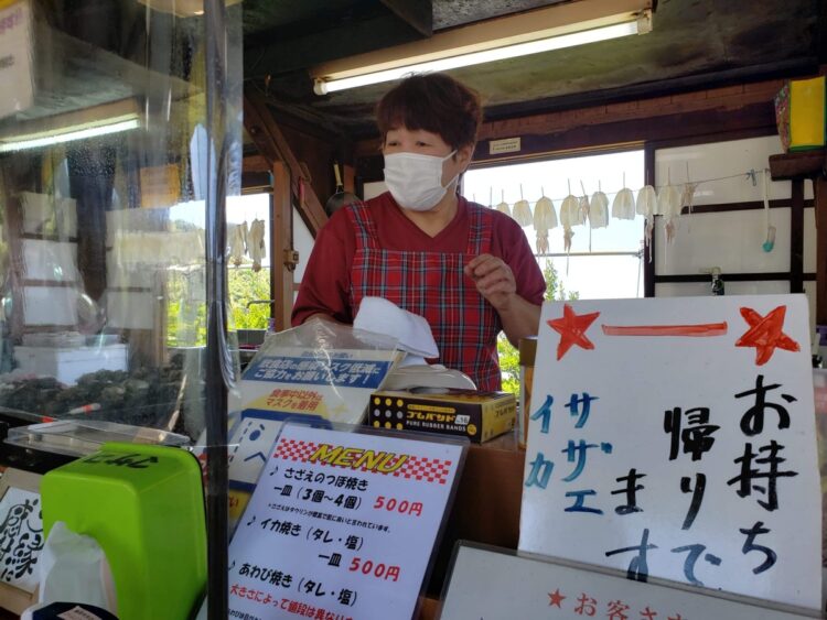 サザエの壺焼き小屋