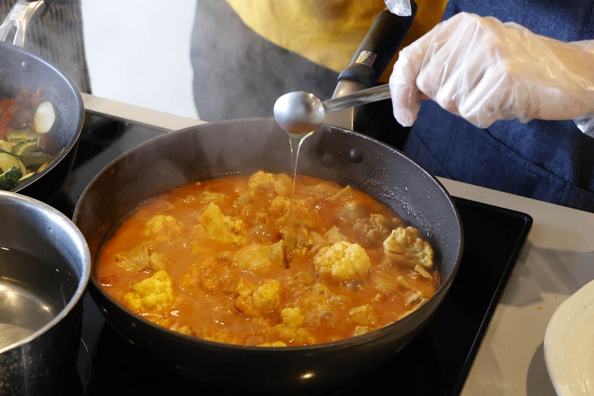 東大と京大が『カレー』でガチンコ対決 テーマは「夏野菜」と「鶏肉 