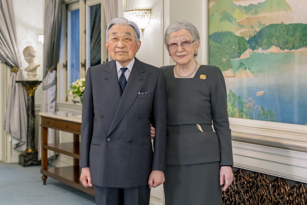 米寿を迎えられた美智子さま 上皇陛下と歩んだ1年を“手つなぎショット 