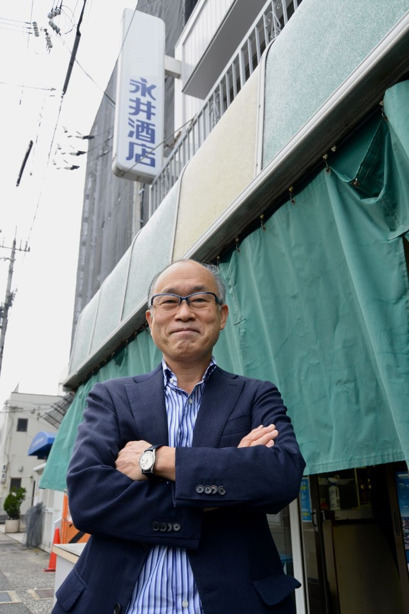 2代目店主の母に代わり店を切り盛りする大嶋康嗣さん（66歳）