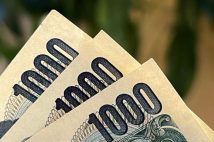 資産運用は「ひと月3000円」でも効果あり　全世界株式投信は過去10年間で元本36万円が63万円に