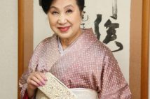 きもの研究家・三宅てる乃さんが語る「着物と財布」　愛用するのは帯にすっぽりと入る「3mmの薄い財布」