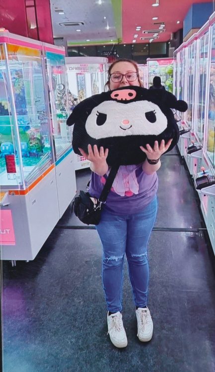 「クレーンゲームでサンリオのクロミをゲットしました」（26歳、キャサリンさん、オーストラリア）