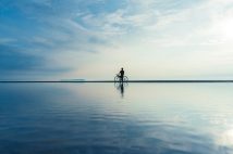 「世界一“インスタ映え”する天空の鏡」 父母ヶ浜海水浴場（香川県／写真＝AFLO）