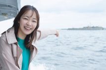 フリーアナウンサーの磯貝初奈さんが東京湾の人工島・第二海堡をレポート