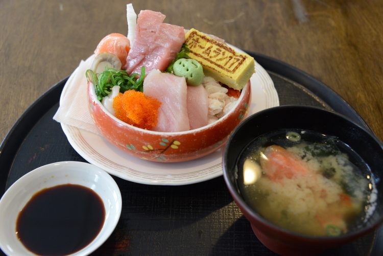 看板メニューの「がんばれ大谷丼」