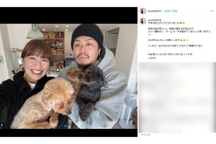 愛犬たちとの一枚（インスタグラムより）