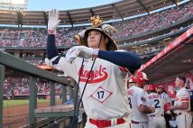 大谷翔平絶賛ムードのメディアに異を唱える人も（時事通信フォト）