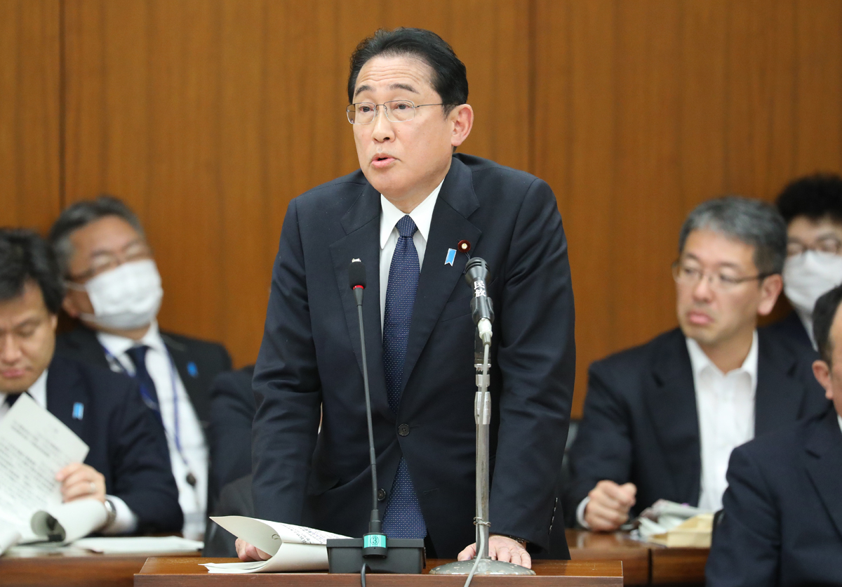 岸田首相「増税クソメガネ」を気にして“偽装減税”　その裏で進む「15兆円のステルス増税」