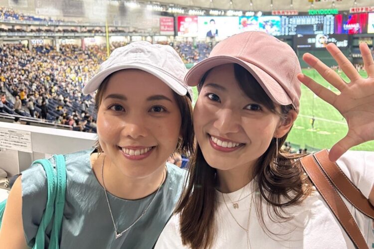 プライベートで仲が良い安藤アナ（右）とヒロド（安藤アナのインスタグラムより）