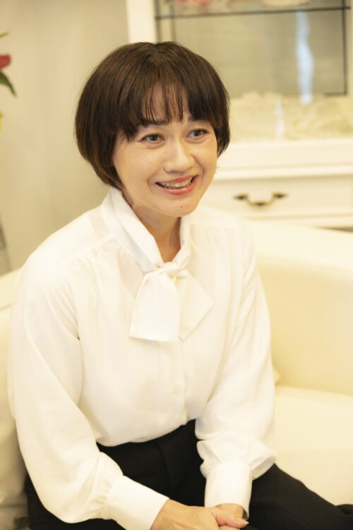 山本由美子