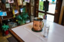 昔ながらの喫茶店「スタバより高いコーヒー」目当てに若者たちが殺到　客層の変化にオーナーも常連も複雑な思い