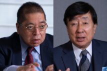 外交ジャーナリストの手嶋龍一氏（右）と元外務省主任分析官で作家の佐藤優氏が今年の世界情勢を読み解く