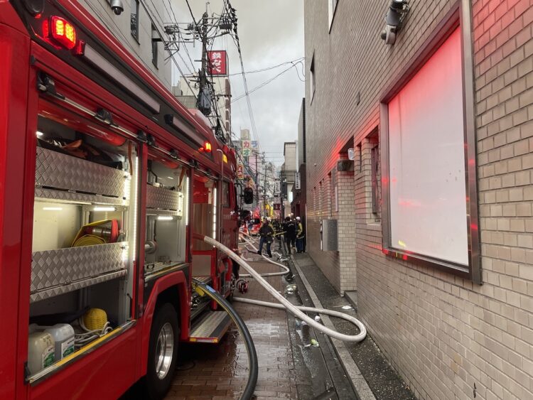 必死の消火活動となった