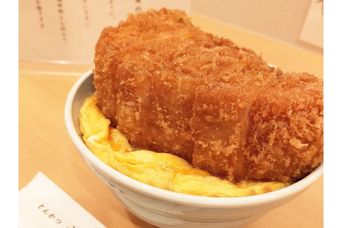 とじないカツ丼」なぜ急増したのか SNSでの“バズり飯”に賛否「分厚いだけ」「サラリーマンの小遣いでは行けない」｜NEWSポストセブン