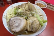 【“1000円の壁問題”もどこ吹く風】行列店「ラーメン二郎」愛好家たちの声　「コスパ最強」「結局、二郎しか勝たん」「お店に無理しないでねと思うレベル」