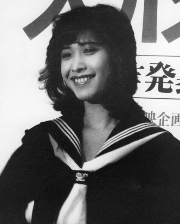 『3年B組金八先生』では山田麗子というツッパリの生徒役で大ブレイク。セーラー服姿もよく似合った