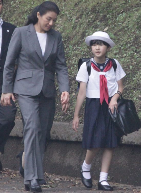 写真】【雅子さまと愛子さまの22年】「適応障害」「いじめ問題」「バッシング」…母娘を待っていた厳しい試練 愛子さまが本来の朗らかさを取り戻すまで｜NEWSポストセブン  - Part 6