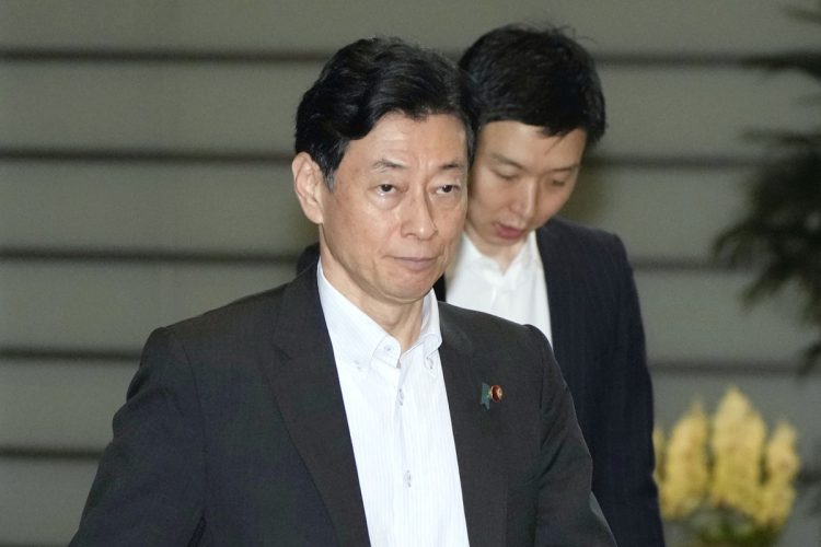 西村康稔氏は地元に17件・1280万円をバラ撒き（写真／共同通信社）