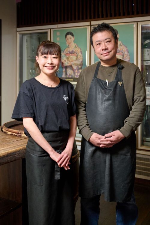 3代目店主の座間亮さんと妻の絵里奈さん