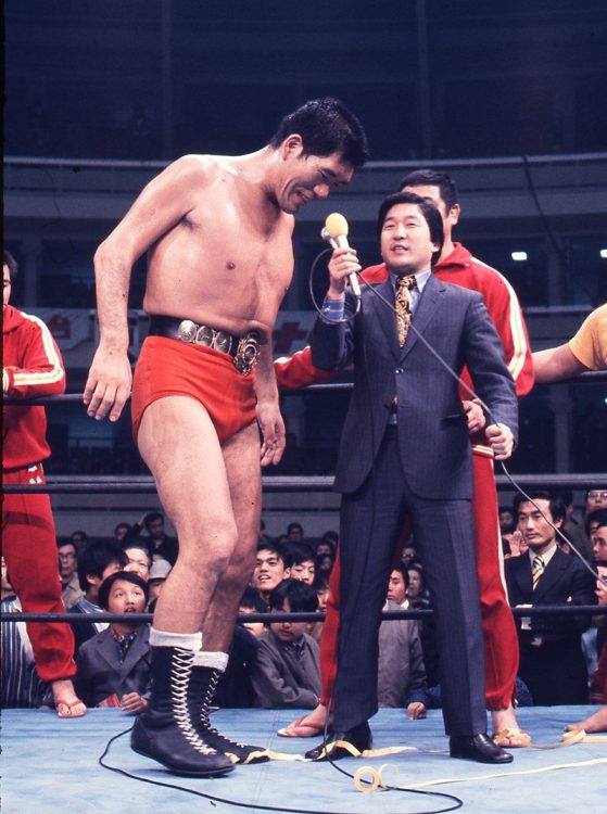 入社して間もなくプロレスの実況を務め、「昭和プロレスのご意見番」となった