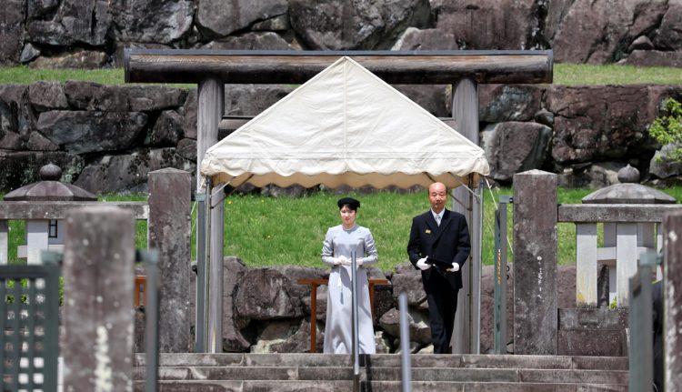 武蔵陵にはたびたび皇族が参拝に訪れる。愛子さまも4月下旬にご卒業とご就職の報告に訪れられた