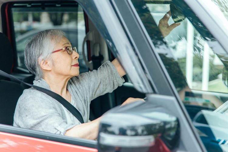 運転時など日常生活に支障が出たら「やめどき」。