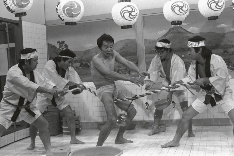 『ドリフ大爆笑』（フジテレビ系）の名作コント「威勢の良い銭湯」での、素股洗い