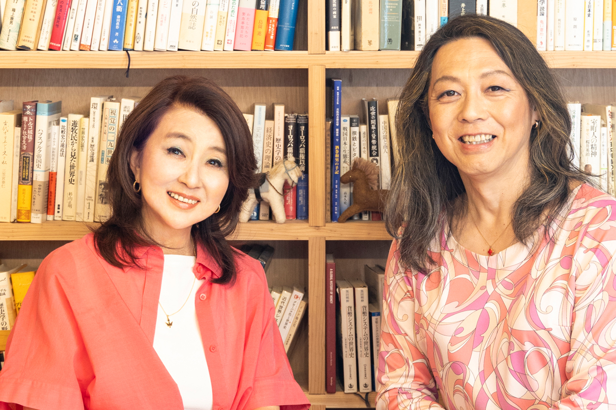 私の推しメン”対談】秋吉久美子×安冨歩・東大名誉教授  50才をすぎてから“女性装”に移行したのか？「モラハラの研究過程で徐々に心が解放された」｜NEWSポストセブン