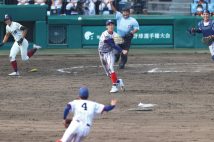 下関国際5－4大阪桐蔭　遊撃手からマウンドに上がった仲井慎の好フィールディングが奏功した