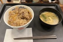 《松屋が値上げ＆深夜料金導入》『牛めし並盛』なら7％加算で460円、『牛焼肉定食』なら900円…「牛めしは納得できる範囲内。牛定は薬味復活も考慮」の指摘