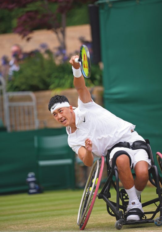 国枝慎吾さんに憧れて車いすテニスを始めた小田凱人選手（写真＝MB Media／AFLO）