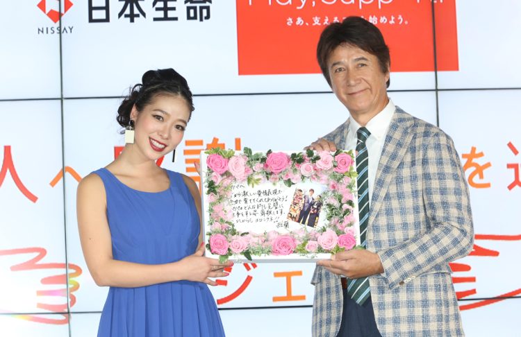 日本生命の「Thanks Supporter's Day」制作記念イベントにて娘でタレントの紅蘭と出席