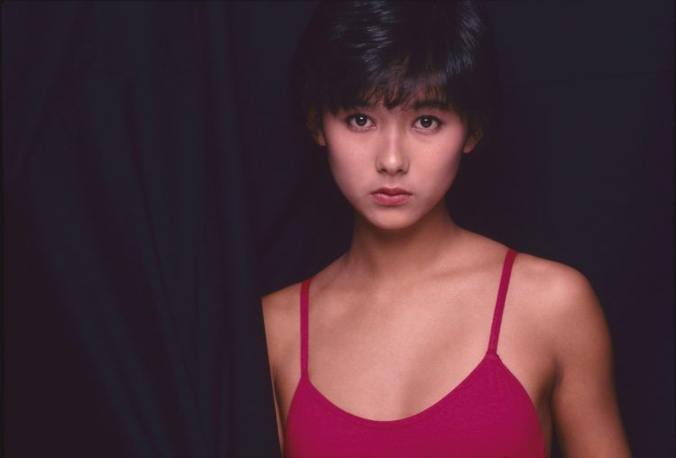 斉藤慶子（さいとう・けいこ）／1961年生まれ、宮崎県出身。1982年に「JAL沖縄キャンペーンガール」に選ばれ、芸能界デビュー。映画やドラマ、バラエティ番組などで活躍（撮影／加納典明）