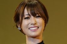 近年は鍛えられた美しさが話題になることが多かった深田恭子（時事通信フォト）