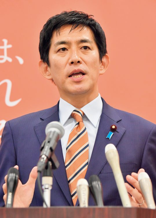 小林鷹之前経済安保相