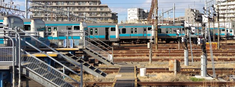 管区内に1600以上の駅を持ち、いくつもの在来線を抱えるJR東日本