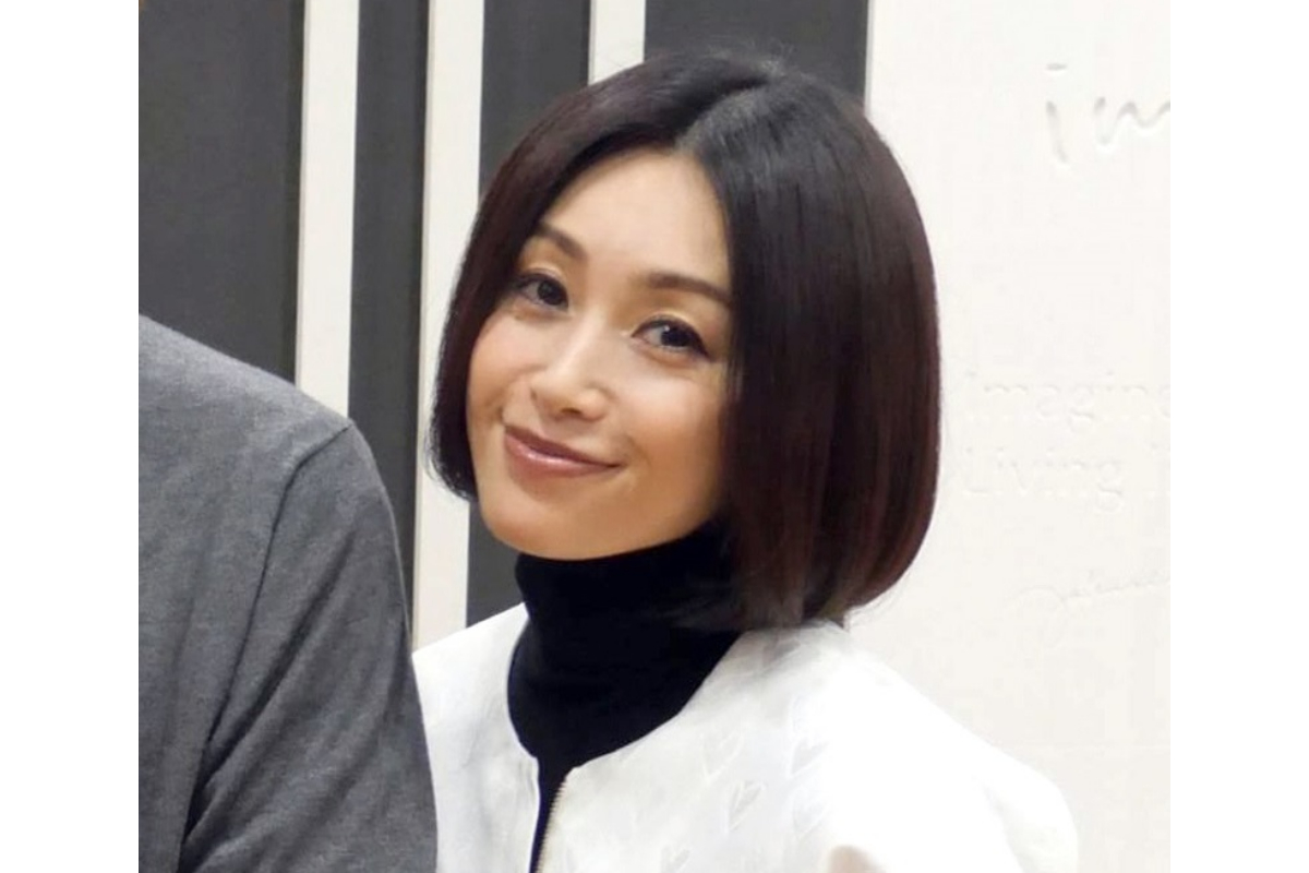 顔や手にびっしりと赤い斑点》酒井法子、異次元の若さを保つアンチエイジングの代償か  治療したクリニック院長は「長くて4～5日程度、注射針の跡は残ってしまいます」｜NEWSポストセブン