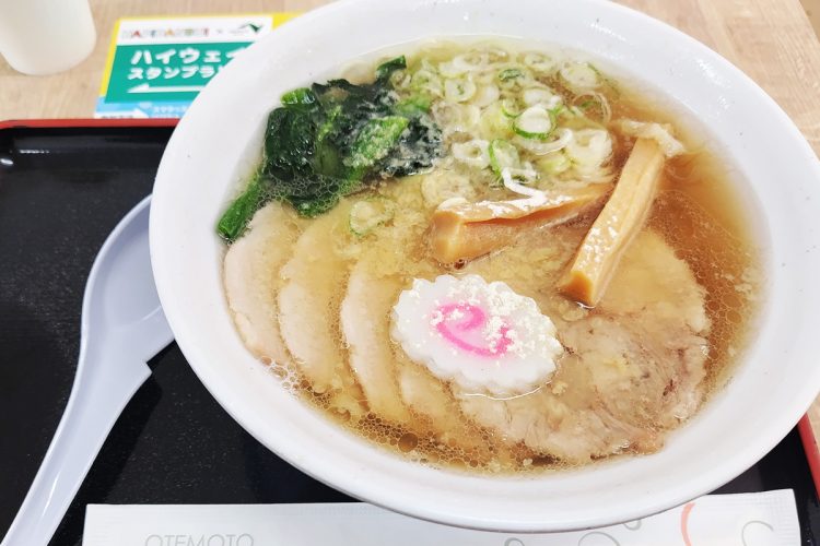 青竹打ちの麺が人気の佐野SA「佐野ラーメン」