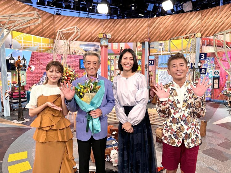 最後の出演を果たし、レギュラー陣と記念写真（大仁田美咲のインスタグラムより）