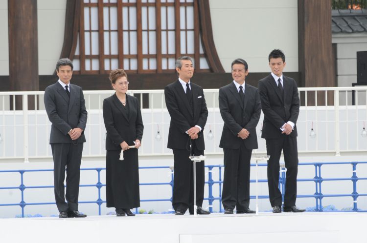 '09年7月、国立競技場で行われた石原裕次郎さんの二十三回法要のセレモニー、裕次郎さんの妻・まき子さんらと登場した神田さん