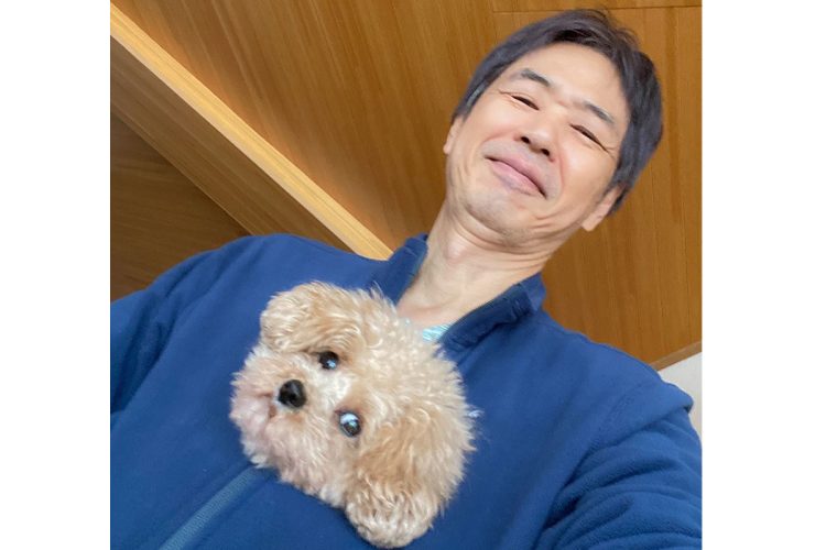 愛犬とのショットも（時任三郎のインスタグラムより）