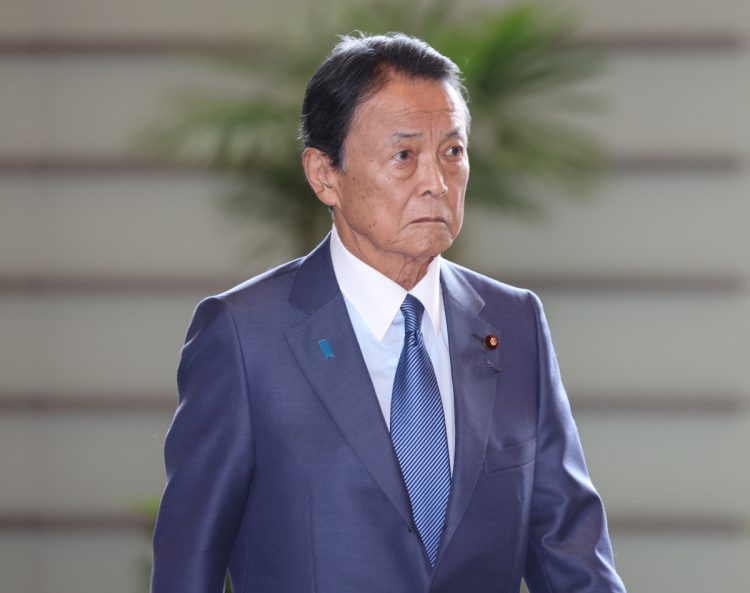 最高顧問に任命された麻生太郎氏（写真／時事通信フォト）