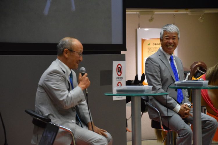 角居勝彦氏（左）と藤沢和雄氏