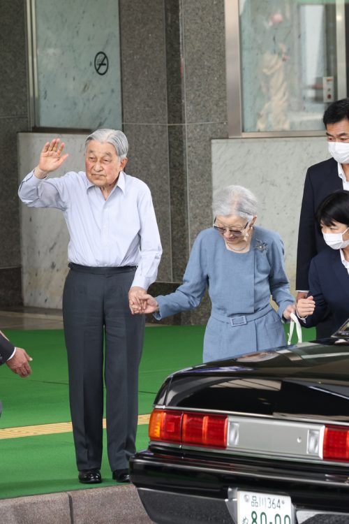 足元に注意をはらわれるシーンが増えた（2024年8月、長野県軽井沢町。撮影／JMPA）