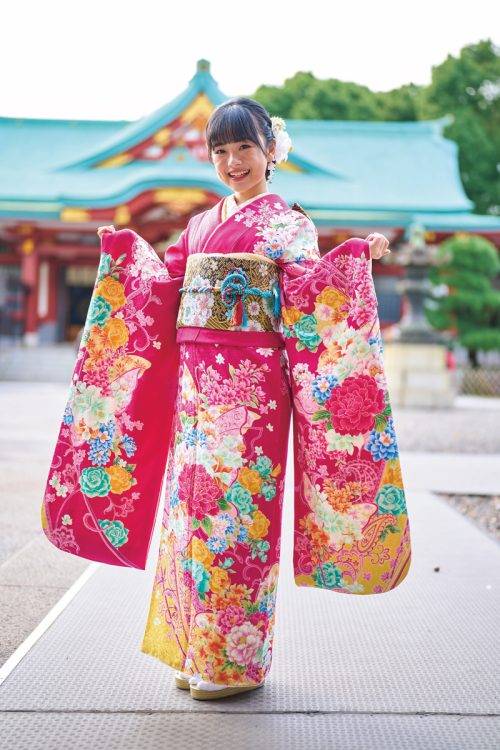 日枝神社初詣イメージキャラクターに就任！　女優の高橋ひかるなどが歴代務めてきた広報大使に大抜擢。就任式では華やかな振袖姿を披露した