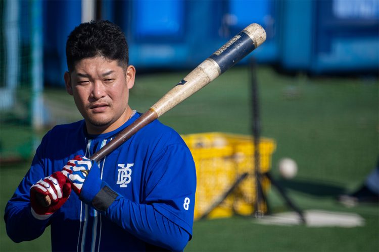 やはりバットが似合う（撮影/藤岡雅樹）