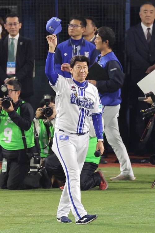 横浜DeNAベイスターズ三浦大輔・監督（時事通信フォト）