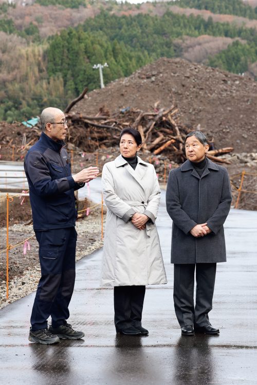 いまでも流木やがれきが残る被災現場（2024年、石川県輪島市。撮影／JMPA）