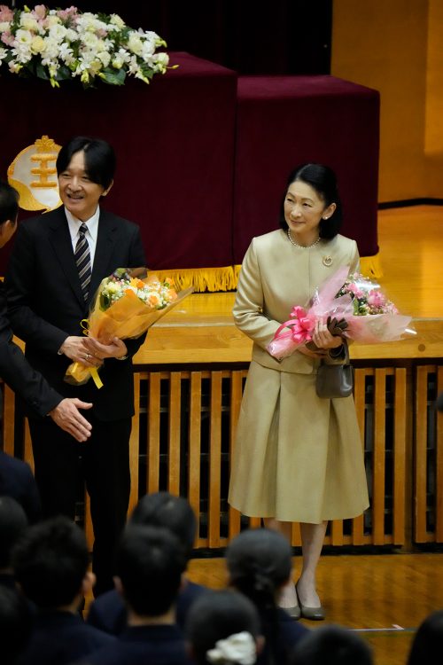 東京・北区の小学校を訪問された秋篠宮ご夫妻（2024年12月、東京・北区）